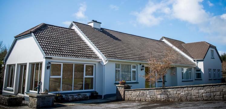 Huis in Lisdoonvarna voor  8 •   aangespast voor gehandicapten 