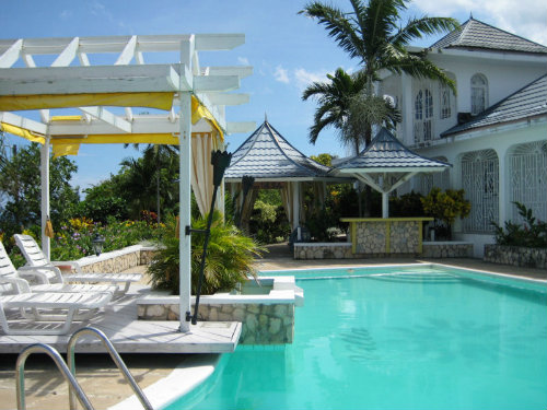House in Montego bay for   10 •   view on sea 