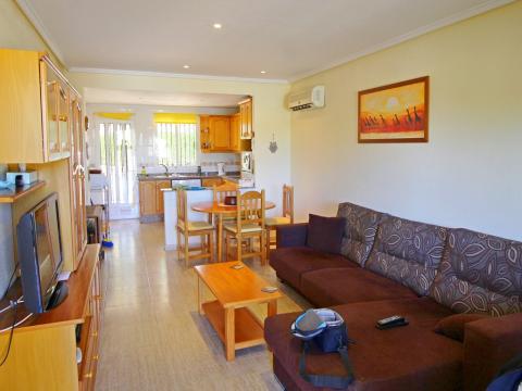 Flat in Torrevieja for   4 •   animals accepted (dog, pet...) 