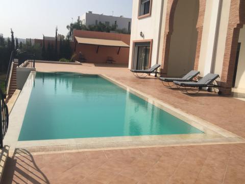  en Agadir para  14 •   con piscina privada 