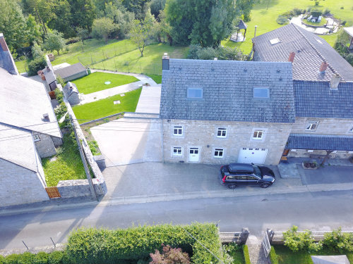 Gite in Celles-lez-dinant for   9 •   private parking 