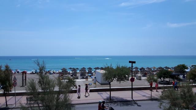 Apartamento en Fuengirola para  2 •   vista al mar 