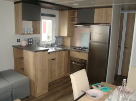 Mobil-home  Les mathes pour  8 •   parking priv 