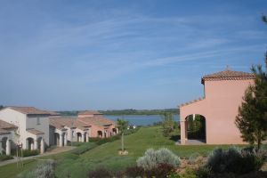 Casa en Homps para  6 •   vista a un lago 