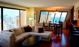  in Waikiki voor  5 •   •  uitzicht op zee 