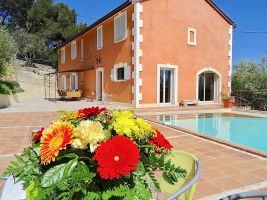 Haus in Beaucaire für  10 •   mit privat Schwimmbad 