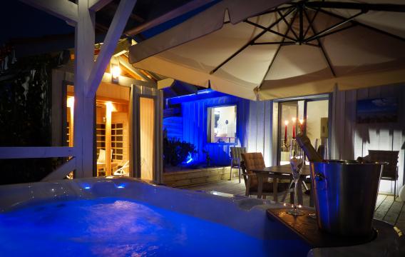 Loft avec spa  privatif - Spa et sauna dans jardin clos