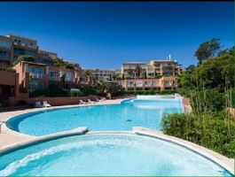 Appartement  Theoule sur mer pour  4 •   avec piscine partage 