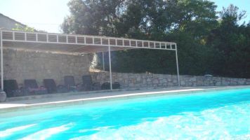 House in Nimes for   2 •   with shared pool 