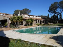 Haus in Frejus fr  4 •   mit privat Schwimmbad 