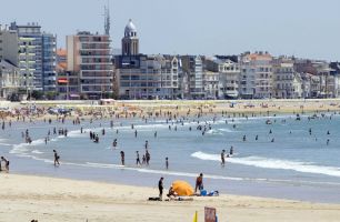  Les sables dolonne  accs direct  la plage                      