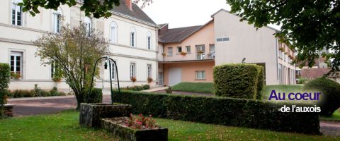 Gite Pouilly En Auxois - 46 personnes - location vacances