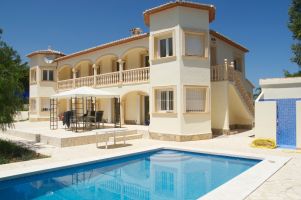 Huis in Moraira voor  8 •   met priv zwembad 