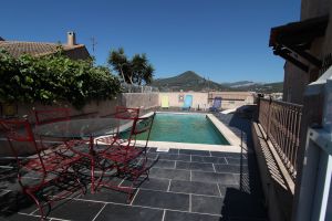 Maison  La valette du var pour  6 •   avec piscine prive 