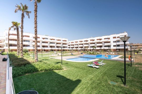 Apartamento en Orihuela Costa - Detalles sobre el alquiler n64243 Foto n5