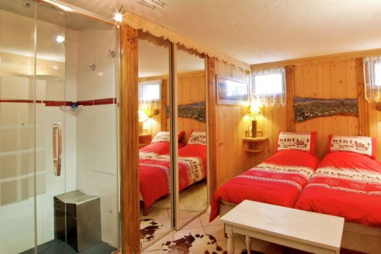 Chalet  Chamonix mont blanc - Location vacances, location saisonnire n64329 Photo n8