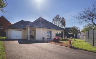 House in Landvant for   6 •   private parking 