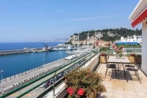 Maison à Nice pour  2 •   vue sur mer 