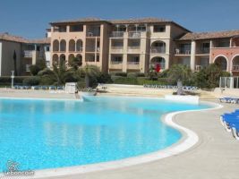 Flat in Six-fours les plages for   5 •   view on lake 