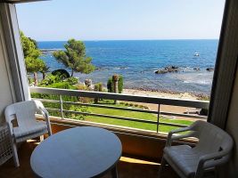 Studio  St raphal pour  4 •   vue sur mer 