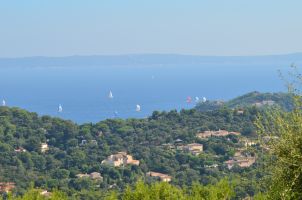 Maison  Bormes les mimosas gaou benat pour  4 •   vue sur mer 