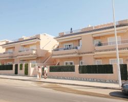 Apartamento en Torrevieja para  5 •   parking privado 