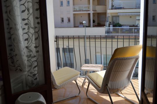 Flat in Empuriabrava - Vacation, holiday rental ad # 65530 Picture #2