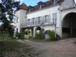 Casa rural en Velles para  14 •   vista a un lago 