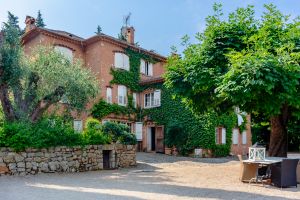 Casa en Grasse para  10 •   con piscina privada 