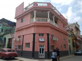 Casa en La havane para  16 •   con terraza 