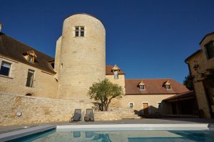 Gite in Les arques for   2 •   with shared pool 