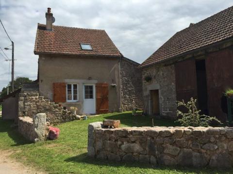 Haus in La roche en brenil fr  4 •   Privat Parkplatz 