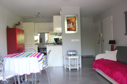 Flat in Saint-Raphaël - Vacation, holiday rental ad # 66669 Picture #2 thumbnail