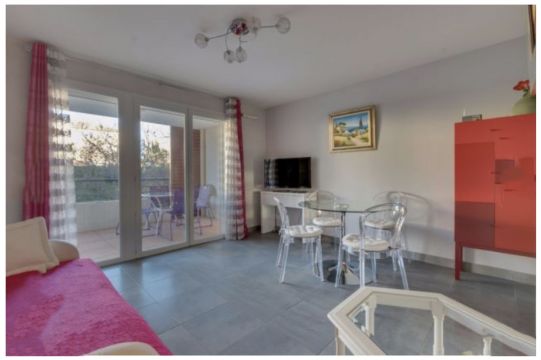 Flat in Saint-Raphaël - Vacation, holiday rental ad # 66669 Picture #4 thumbnail
