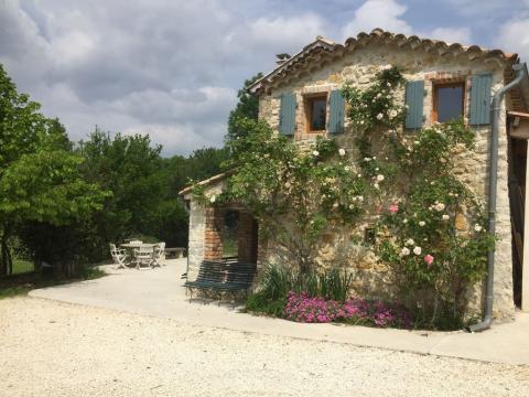 Gite  Bagard pour  4 •   avec terrasse 