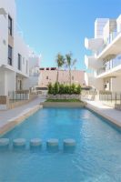 Apartamento en Arenales del sol para  5 •   con piscina compartida 