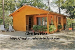 Chalet  Auriac du prigord pour  6 •   3 toiles 