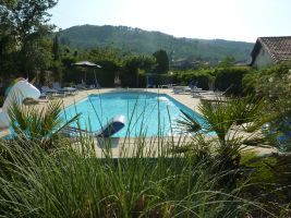 Courry Villa 8 Personnes - Avec piscine de 10 x 5 m  La limite de l'A...