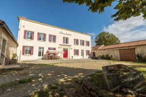 House Mouterre Silly - 14 people - holiday home