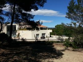 Gite in Rognes for   6 •   with private pool 