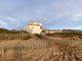 Oleron island -on beach - Home right in front of atlantic In fishing v...