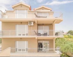 Haus in Zadar fr  5 •   mit privat Schwimmbad 