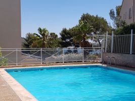 Flat in La seyne sur mer for   4 •   with private pool 