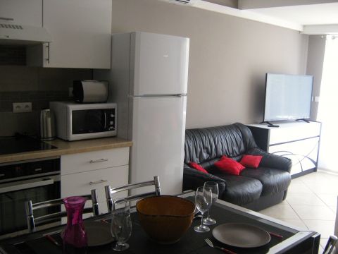 Flat in Antibes - Vacation, holiday rental ad # 67431 Picture #3 thumbnail