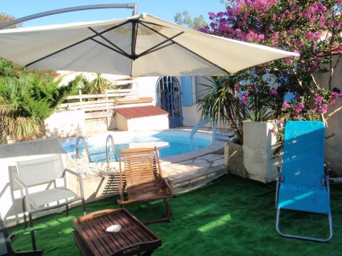 Chalet  St gilles pour  2 •   avec piscine partage 