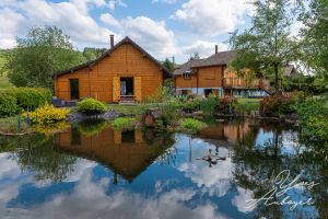 Chalet in Le menil voor  6 •   uitzicht op meer 