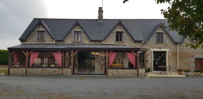 Huis in Bourguenolles voor  12 •   met terras 