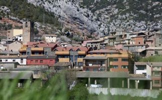 Apartamento en Coll de narg para  6 •   vista a un lago 