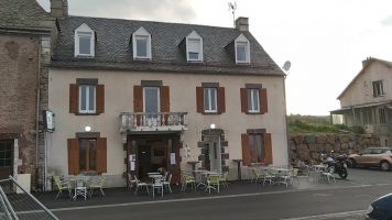 Bed and Breakfast in Anzat-le-luguet for   4 •   animals accepted (dog, pet...) 
