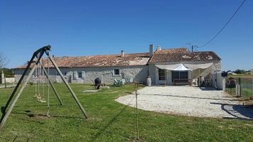 Maison  Saint andre de lidon pour  8 •   avec terrasse 